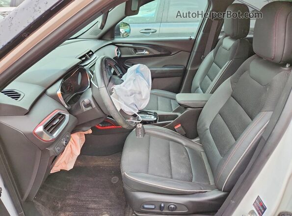 KL79MUSL5PB117921 2023 CHEVROLET TRAILBLAZER White წინა სალონის ხედი