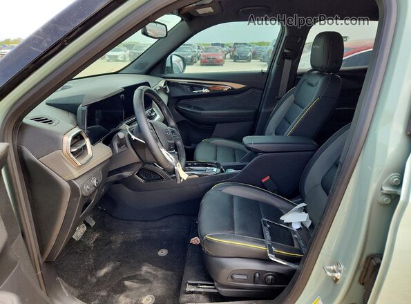 KL79MVSL0SB118456 2025 CHEVROLET TRAILBLAZER Green Vista interior delantera