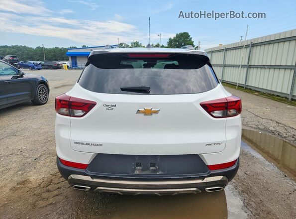 KL79MVSL3PB173345 2023 CHEVROLET TRAILBLAZER White Widok z tyłu