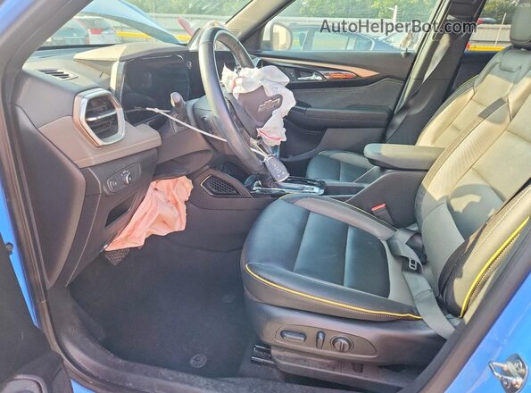 KL79MVSL3RB142535 2024 CHEVROLET TRAILBLAZER Синий Вид салона спереди