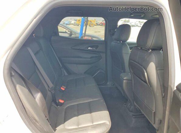 KL79MVSL6NB040589 2022 CHEVROLET TRAILBLAZER Белый Вид задней части салона