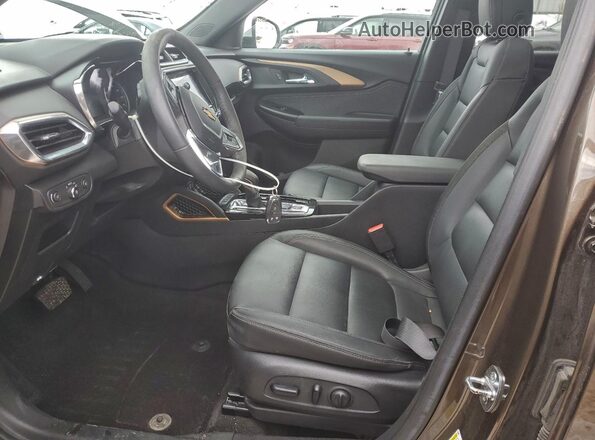 KL79MVSL6NB097441 2022 CHEVROLET TRAILBLAZER Коричневый Вид салона спереди
