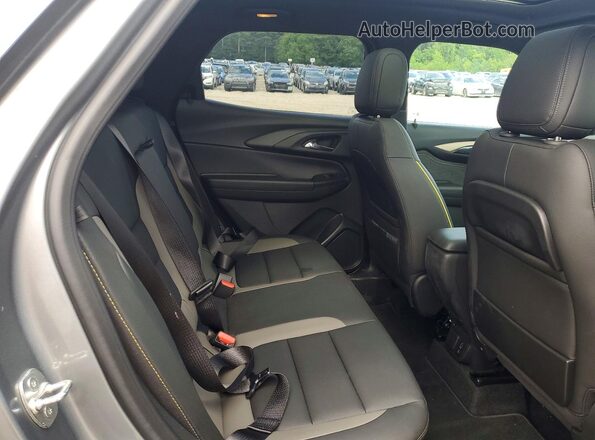 KL79MVSL8RB053883 2024 CHEVROLET TRAILBLAZER Gray Вид задньої частини салону