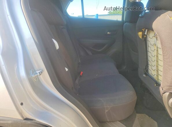 KL7CJKSB0HB185457 2017 CHEVROLET TRAX Silver Հետևի նստատեղերի տեսք