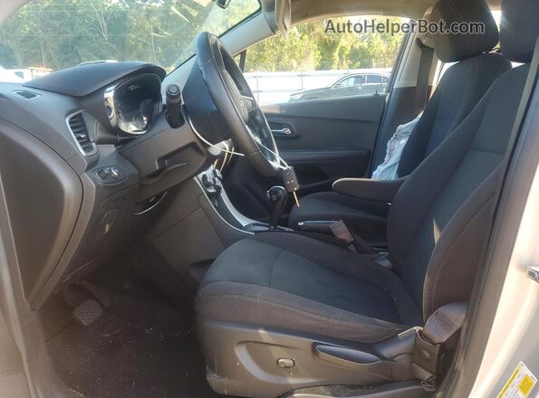 KL7CJKSB0HB185457 2017 CHEVROLET TRAX Silver Սալոնի դիմացի տեսք
