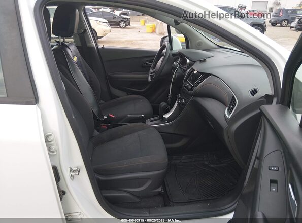 KL7CJKSB1JB576672 2018 CHEVROLET TRAX White წინა სალონის ხედი