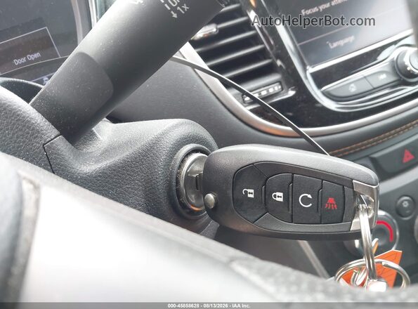 KL7CJKSB1LB353955 2020 CHEVROLET TRAX Red Вид панелі приладів