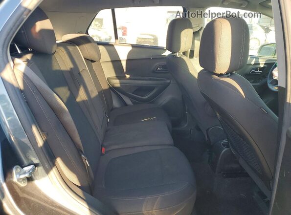 KL7CJKSB1MB306779 2021 CHEVROLET TRAX Gray Vista interior trasera
