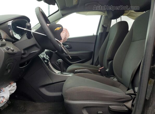 KL7CJKSB2MB306080 2021 CHEVROLET TRAX Gray Vista interior delantera