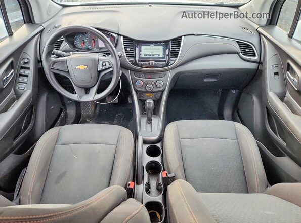KL7CJKSB3HB226308 2017 CHEVROLET TRAX White Вид панелі приладів