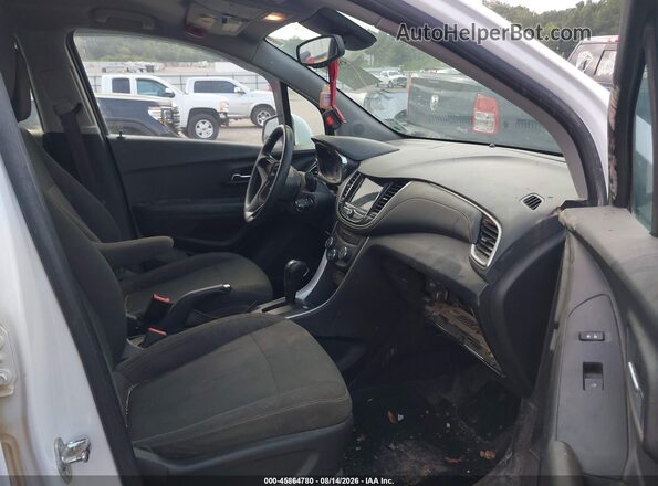 KL7CJKSB3JB578178 2018 CHEVROLET TRAX White Вид салону спереду