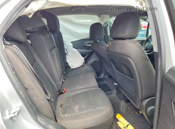 KL7CJKSB4HB093199 2017 CHEVROLET TRAX Серебряный Вид задней части салона