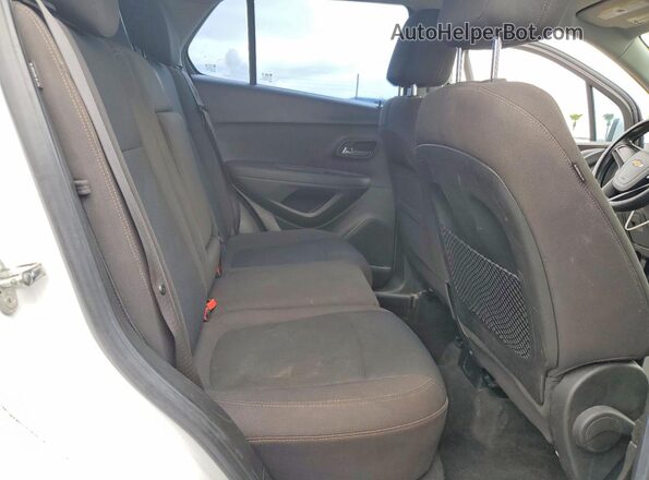 KL7CJKSB4HB203071 2017 CHEVROLET TRAX White Vista interior trasera