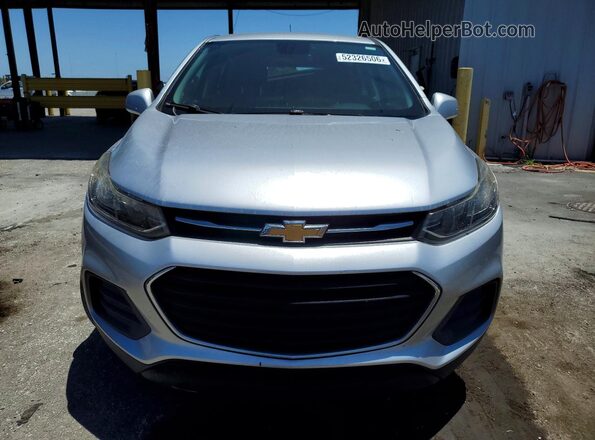 KL7CJKSB5HB063810 2017 CHEVROLET TRAX Silver Դիմացի տեսք