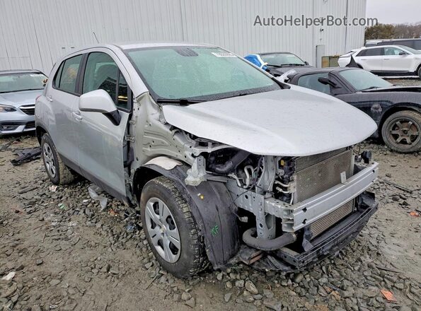 KL7CJKSB5JB593152 2018 CHEVROLET TRAX Silver Передня права чверть