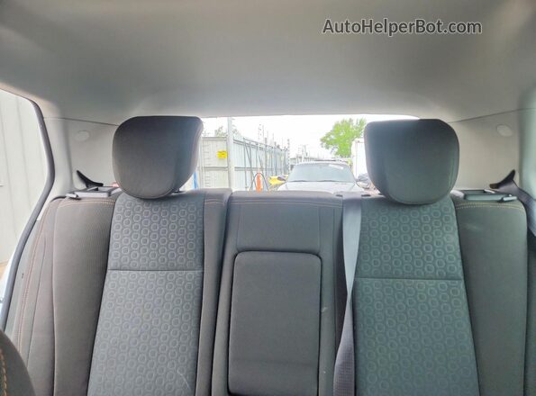 KL7CJKSB5JB721745 2018 CHEVROLET TRAX White Հետևի նստատեղերի տեսք