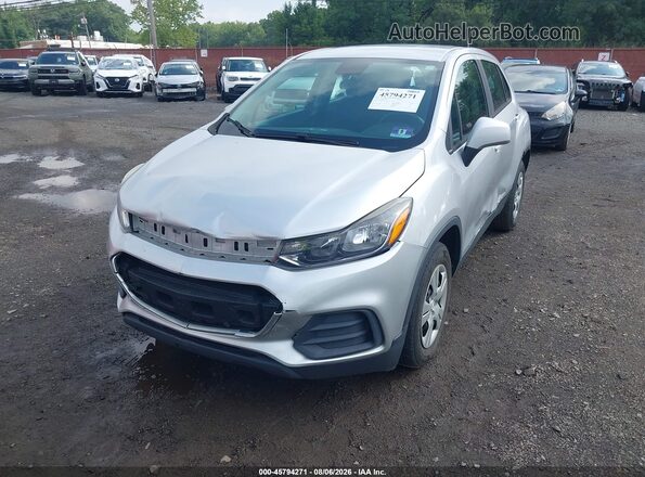KL7CJKSB8HB130951 2017 CHEVROLET TRAX Silver Widok z przodu
