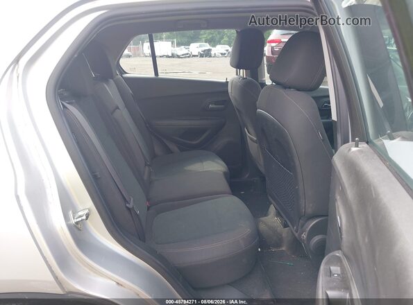 KL7CJKSB8HB130951 2017 CHEVROLET TRAX Silver Widok naklejki z numerem VIN