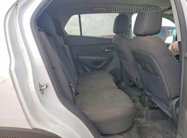 KL7CJKSB8LB063907 2020 CHEVROLET TRAX White Widok tylnych siedzeń