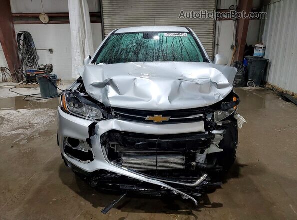KL7CJKSB8LB321021 2020 CHEVROLET TRAX Silver Widok z przodu
