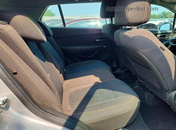 KL7CJKSB9JB733672 2018 CHEVROLET TRAX Silver Սալոնի հետևի տեսք