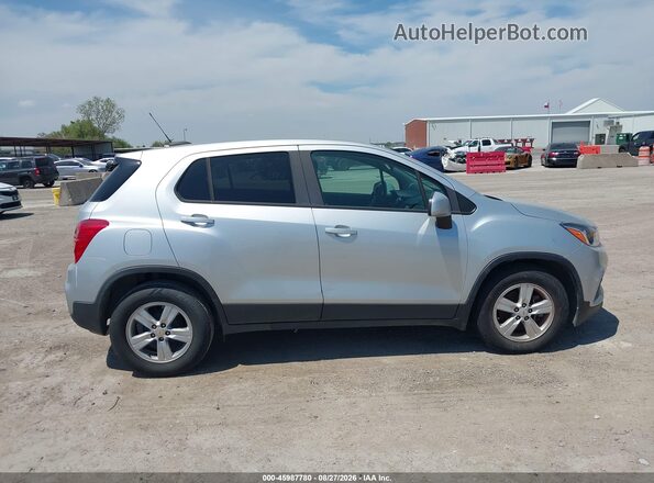 KL7CJKSB9LB035145 2020 CHEVROLET TRAX Silver Vista interior trasera