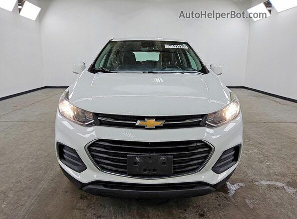KL7CJKSBXJB721689 2018 CHEVROLET TRAX White Вид спереду