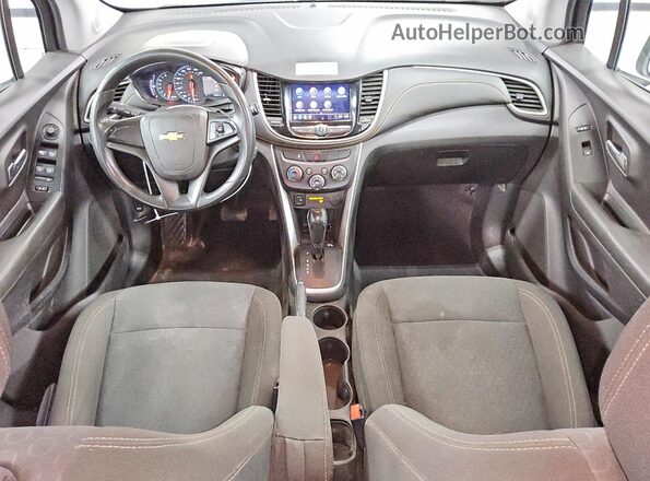 KL7CJKSBXJB721689 2018 CHEVROLET TRAX White Вид панелі приладів