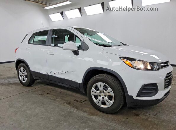 KL7CJKSBXJB721689 2018 CHEVROLET TRAX White Передня права чверть