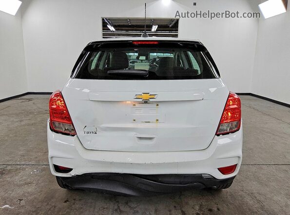 KL7CJKSBXJB721689 2018 CHEVROLET TRAX White Вид ззаду