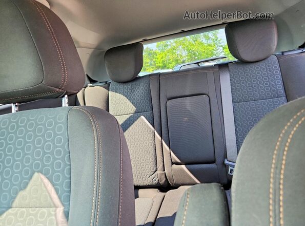 KL7CJKSBXLB017494 2020 CHEVROLET TRAX Silver უკანა სავარძლების ხედი