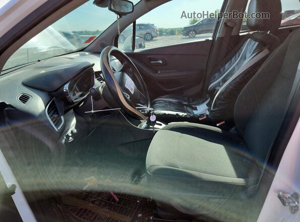 KL7CJKSBXMB302116 2021 CHEVROLET TRAX White Front interior view