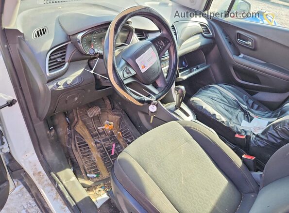 KL7CJKSBXMB302116 2021 CHEVROLET TRAX White Dashboard view