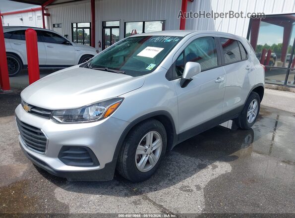 KL7CJKSM6NB526745 2022 CHEVROLET TRAX Silver Vista tres cuartos delantera izquierda