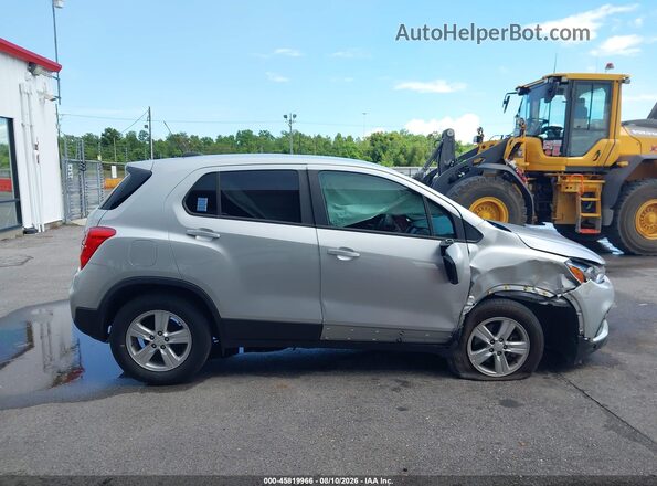 KL7CJKSM6NB526745 2022 CHEVROLET TRAX Silver Vista interior trasera
