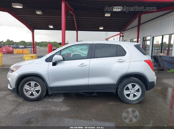 KL7CJKSM6NB526745 2022 CHEVROLET TRAX Silver Vista interior de 360 grados