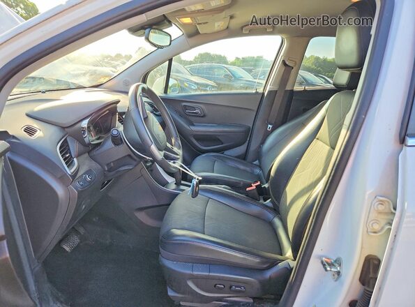 KL7CJLSB0HB136734 2017 CHEVROLET TRAX White Vista interior delantera