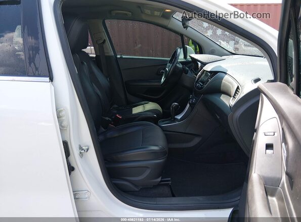 KL7CJLSB0KB963933 2019 CHEVROLET TRAX Белый Вид салона спереди