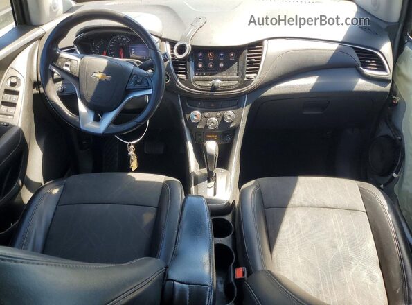 KL7CJLSB0LB324839 2020 CHEVROLET TRAX Silver Առջևի վահանակի տեսք
