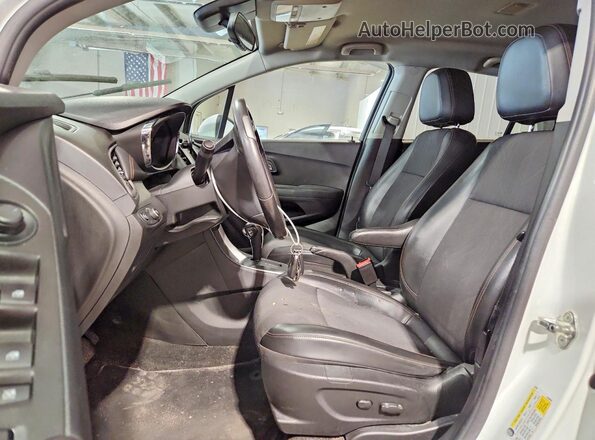 KL7CJLSB1HB223638 2017 CHEVROLET TRAX White Front interior view