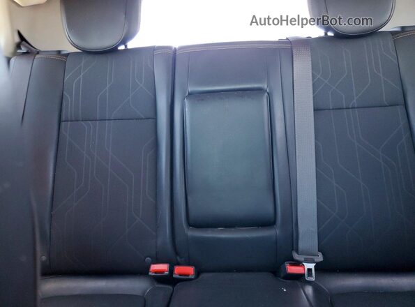 KL7CJLSB2JB617171 2018 CHEVROLET TRAX Серебряный Вид задних сидений