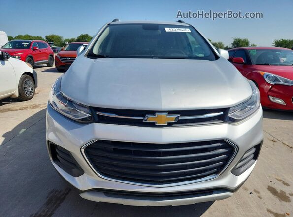 KL7CJLSB2KB871500 2019 CHEVROLET TRAX Серебряный Вид спереди