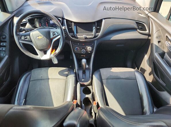 KL7CJLSB2KB871500 2019 CHEVROLET TRAX Серебряный Вид панели приборов