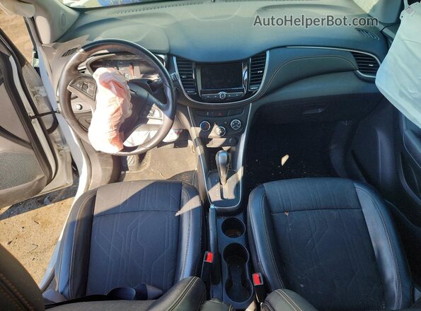 KL7CJLSB2KB910411 2019 CHEVROLET TRAX White Dashboard view