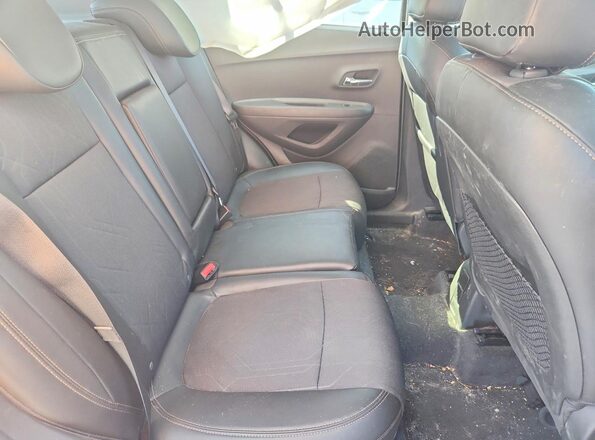 KL7CJLSB2KB910411 2019 CHEVROLET TRAX White Rear interior view