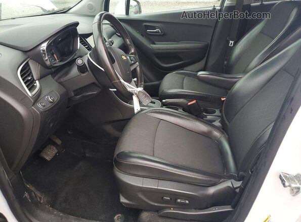KL7CJLSB3JB641298 2018 CHEVROLET TRAX White Vista interior delantera