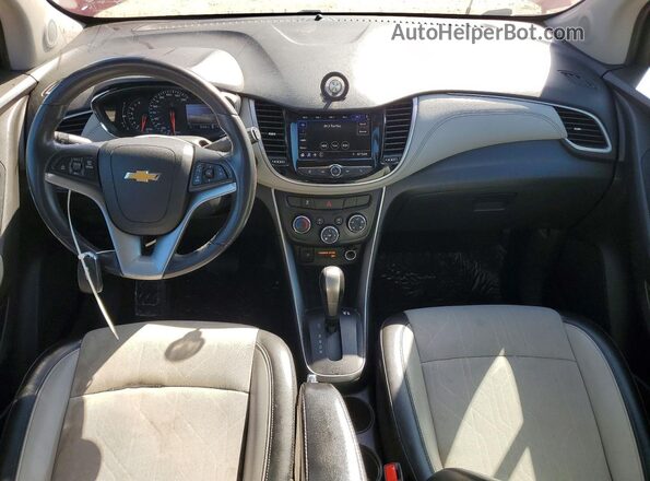 KL7CJLSB3LB342817 2020 CHEVROLET TRAX Красный Вид панели приборов