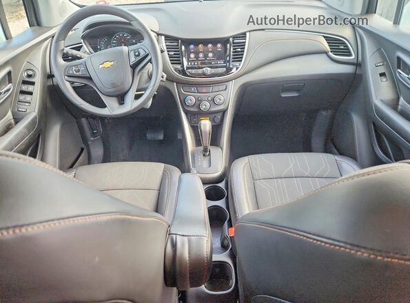 KL7CJLSB3MB304988 2021 CHEVROLET TRAX White Dashboard view