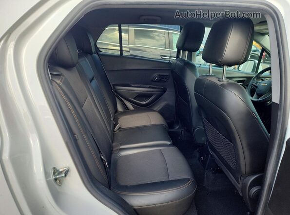 KL7CJLSB3MB304988 2021 CHEVROLET TRAX White Rear interior view
