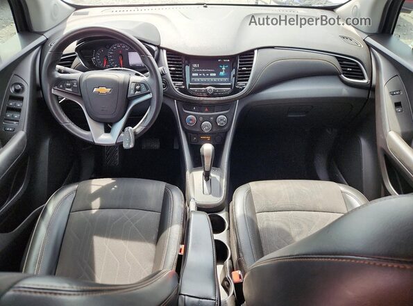 KL7CJLSB4HB197696 2017 CHEVROLET TRAX White Dashboard view